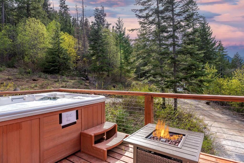 Hot Tub Cool Views: Roaring Creek Cabin Leavenworth Extérieur photo