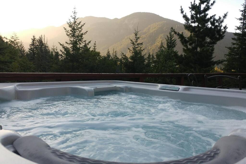 Hot Tub Cool Views: Roaring Creek Cabin Leavenworth Extérieur photo