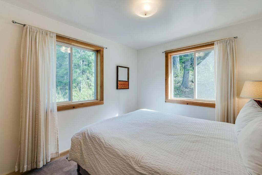 Hot Tub Cool Views: Roaring Creek Cabin Leavenworth Extérieur photo